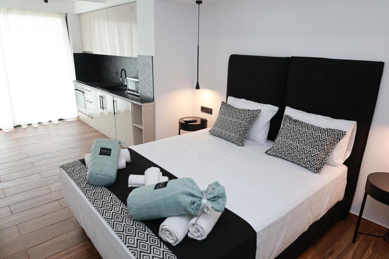 פלומרי Paris-Irini Studios And Apartments מראה חיצוני תמונה
