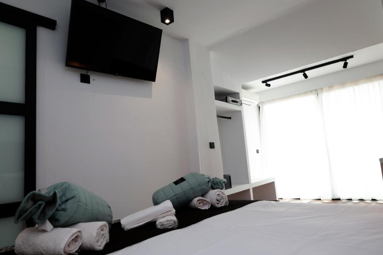 פלומרי Paris-Irini Studios And Apartments מראה חיצוני תמונה