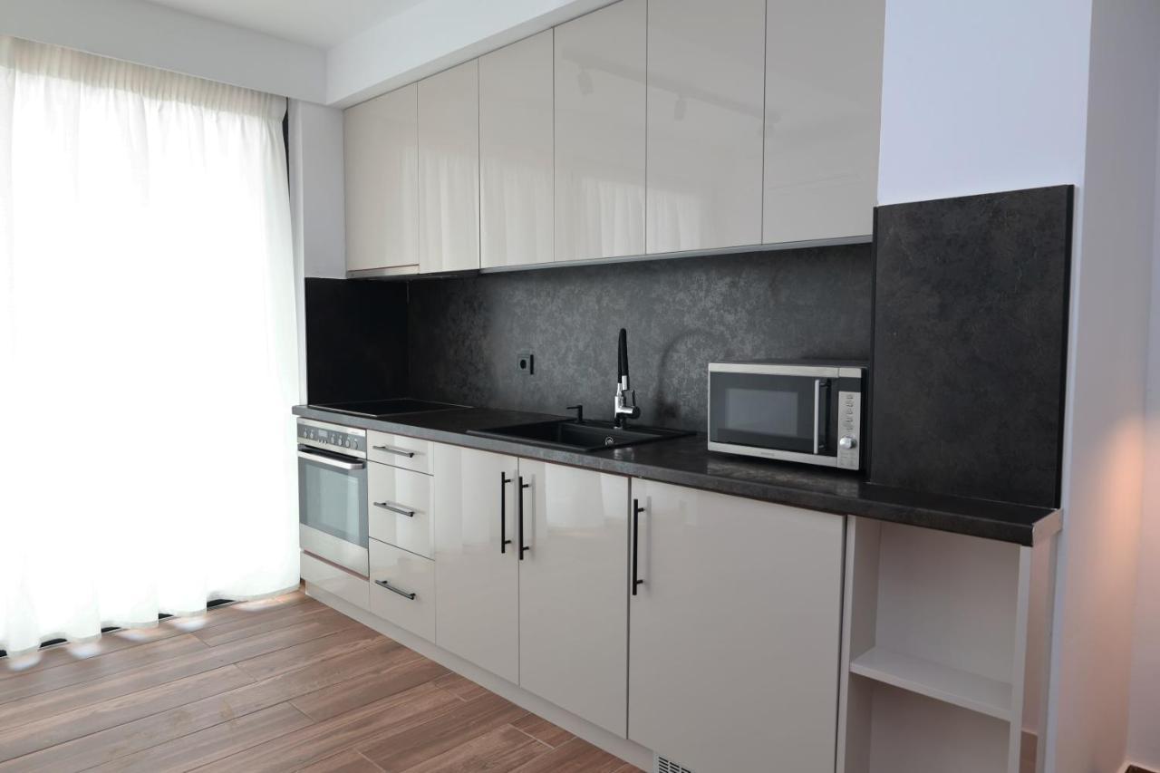 פלומרי Paris-Irini Studios And Apartments מראה חיצוני תמונה