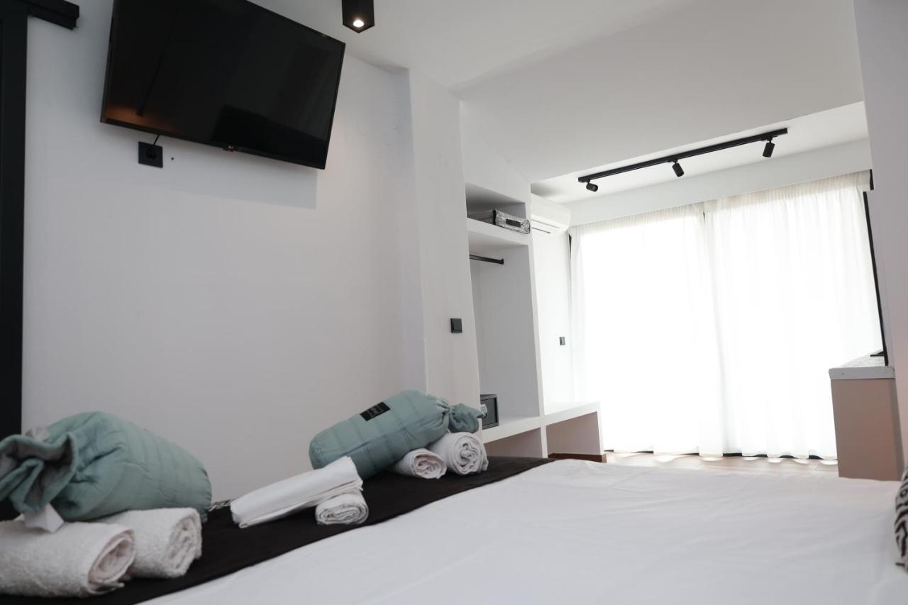 פלומרי Paris-Irini Studios And Apartments מראה חיצוני תמונה