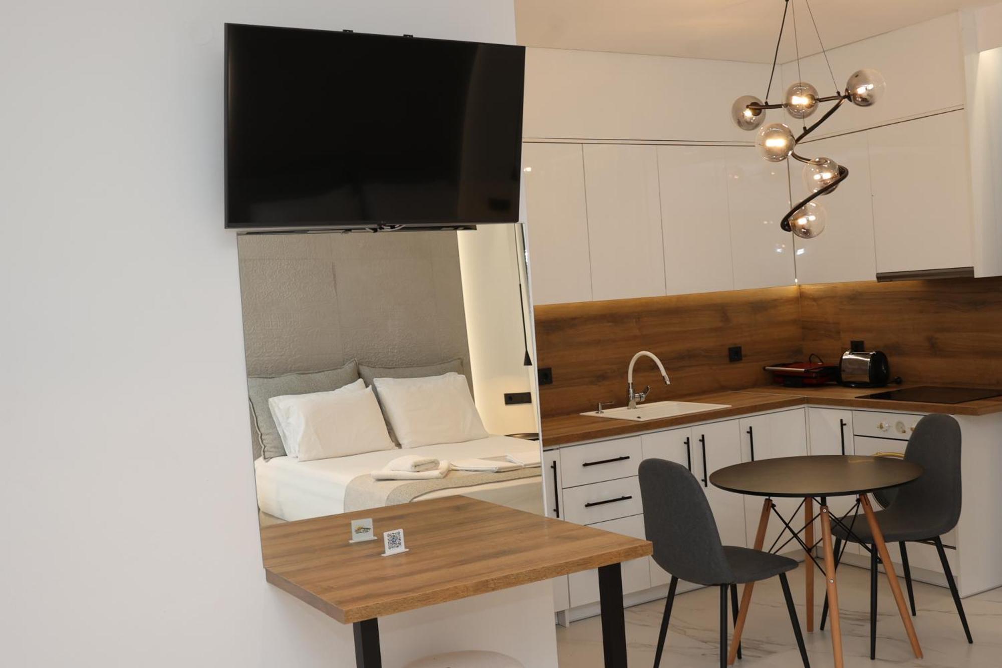 פלומרי Paris-Irini Studios And Apartments מראה חיצוני תמונה